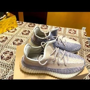 Yeezy boost 350 v2